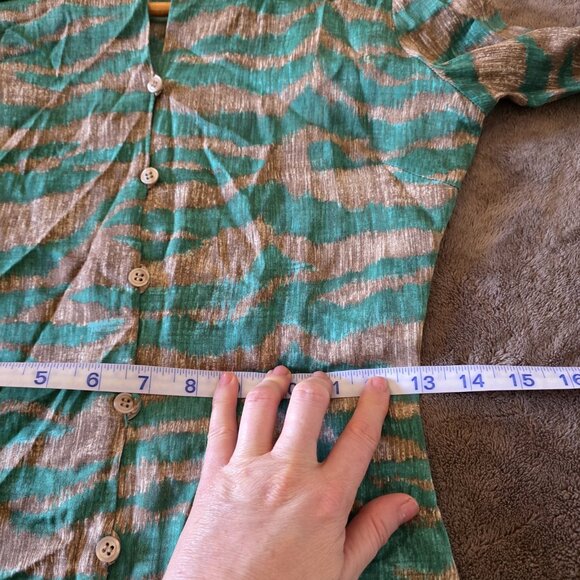 Diane von Furstenberg DVF XS Blouse Green Brown Animal Print Bell Sleeve Button - Picture 11 of 14
